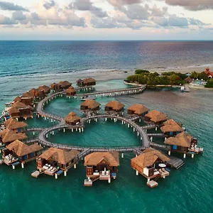 Курортный комплекс Sandals Royal Caribbean & Private Island - Couples Only *****