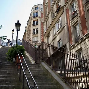 Appartement Duplex De Charme Au Coeur De Montmartre