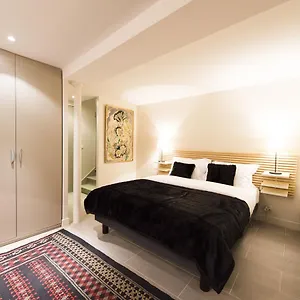 Up & Down Apartment